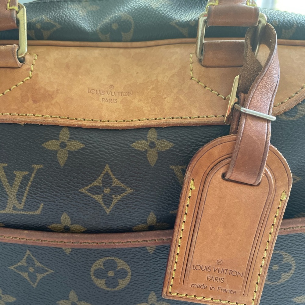 Gorgeous Louis Vuitton Deauville Bag - Picture 3 of 16